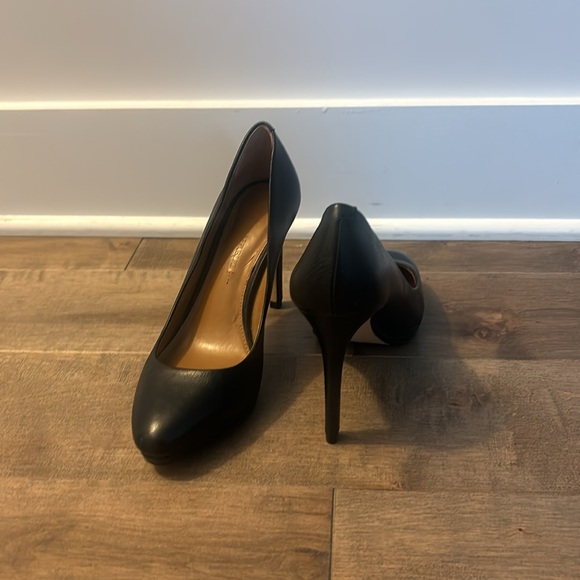 Banana Republic Black Leather Heels - Picture 2 of 4